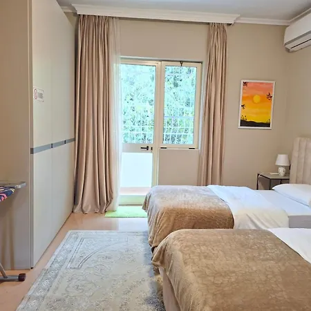 Chaplin * تيرانا