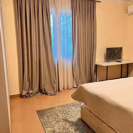 Chaplin Apartament Tirana