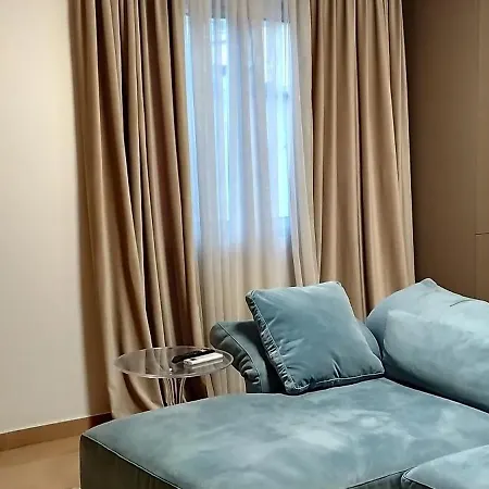 Chaplin Apartment *