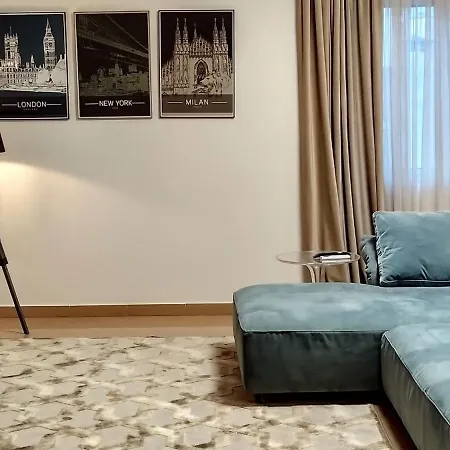 Chaplin Apartament *