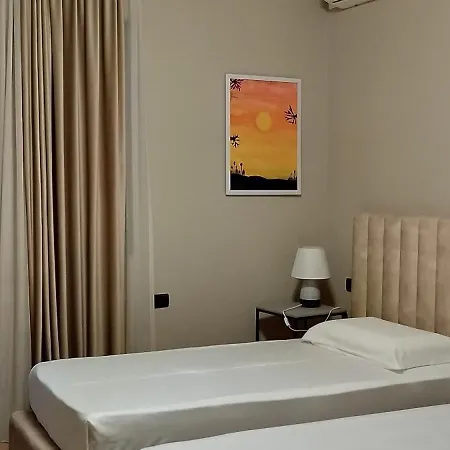 Chaplin Apartment *