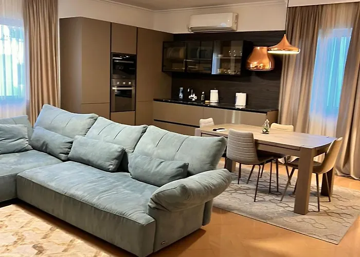 Chaplin 公寓 地拉那