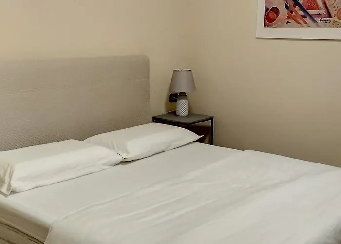 Chaplin 公寓 地拉那